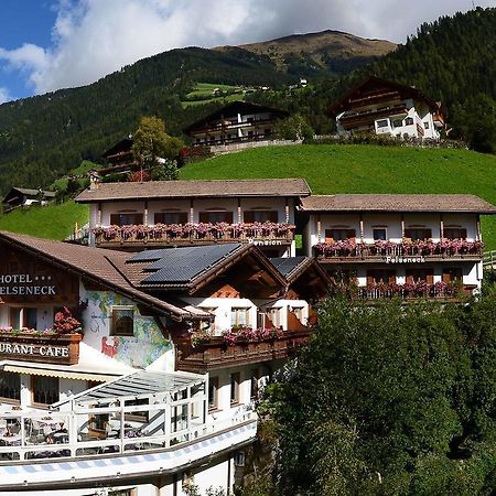 Pension Felseneck San Leonardo in Passiria Eksteriør billede