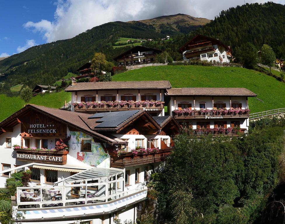 Pension Felseneck San Leonardo in Passiria Eksteriør billede